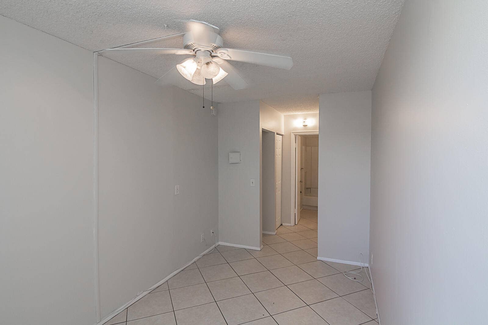 2501 Riverside Drive 209_-10.jpg-2026-10