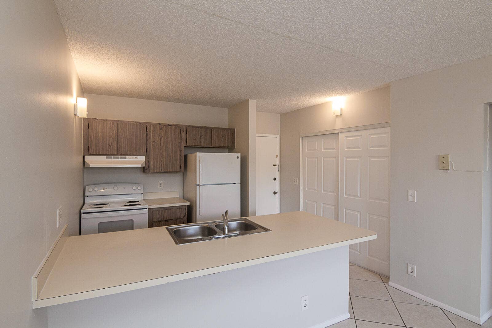 2501 Riverside Drive 209_-5.jpg-2026-10-