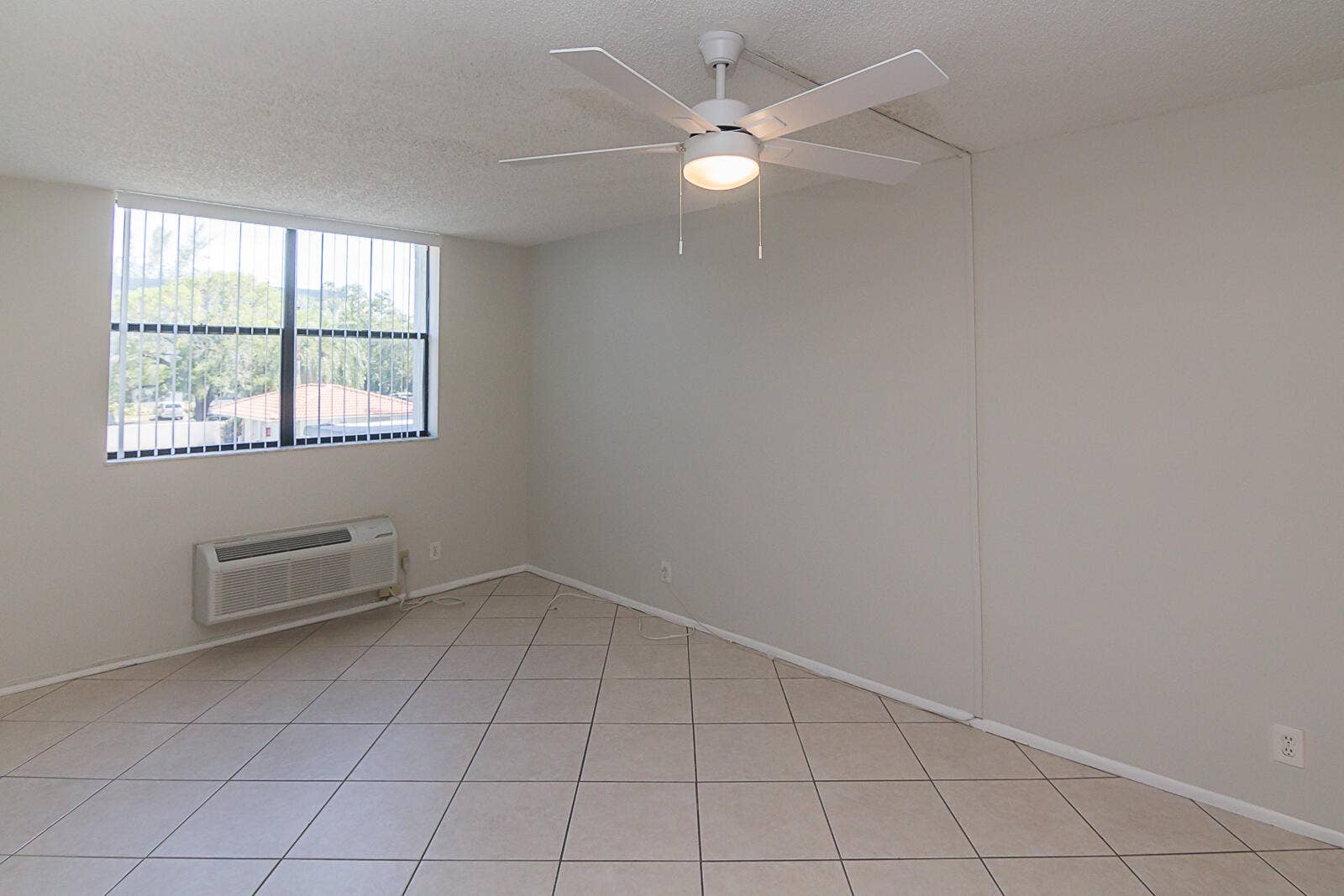 2501 Riverside Drive 209_-8.jpg-2026-10-