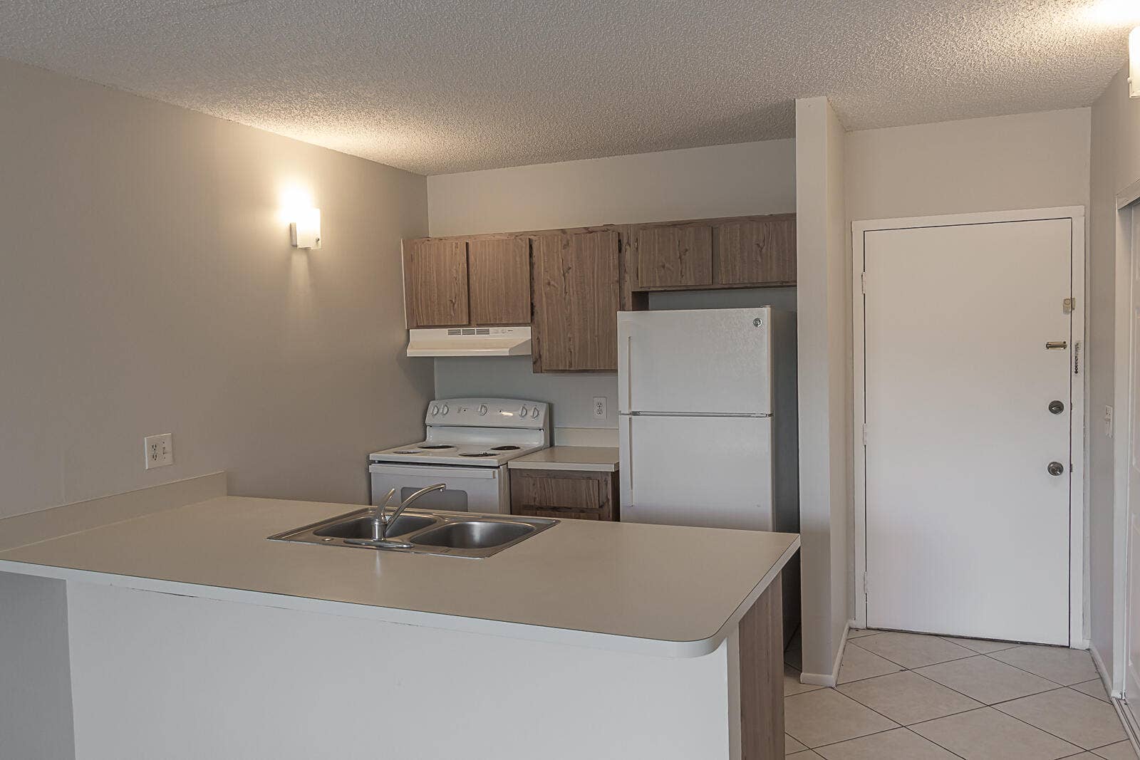 2501 Riverside Drive 209_-3.jpg-2026-10-