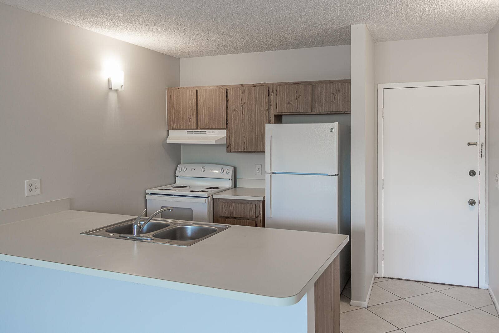 2501 Riverside Drive 209_.jpg-2026-10-5