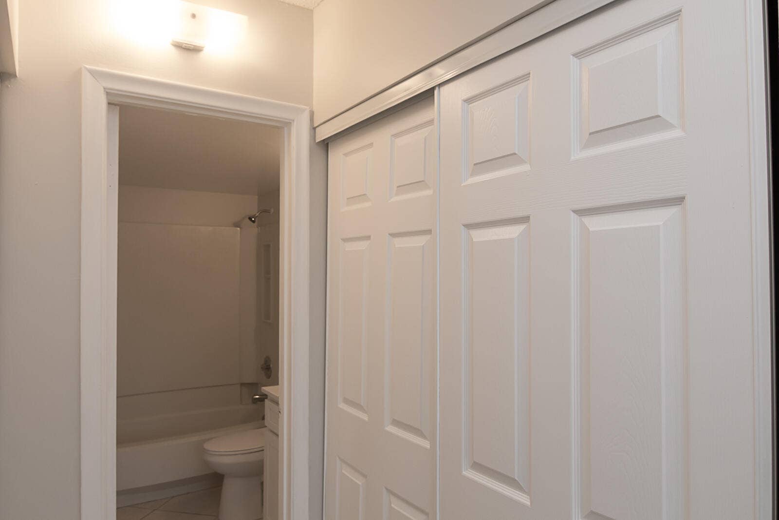 2501 Riverside Drive 209_-6.jpg-2026-10-