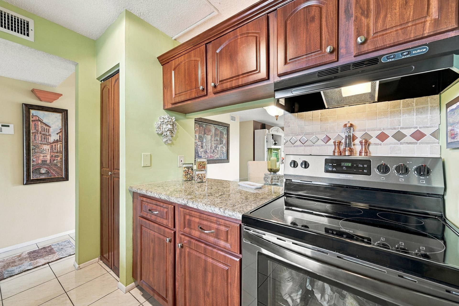 12_stl_8635
