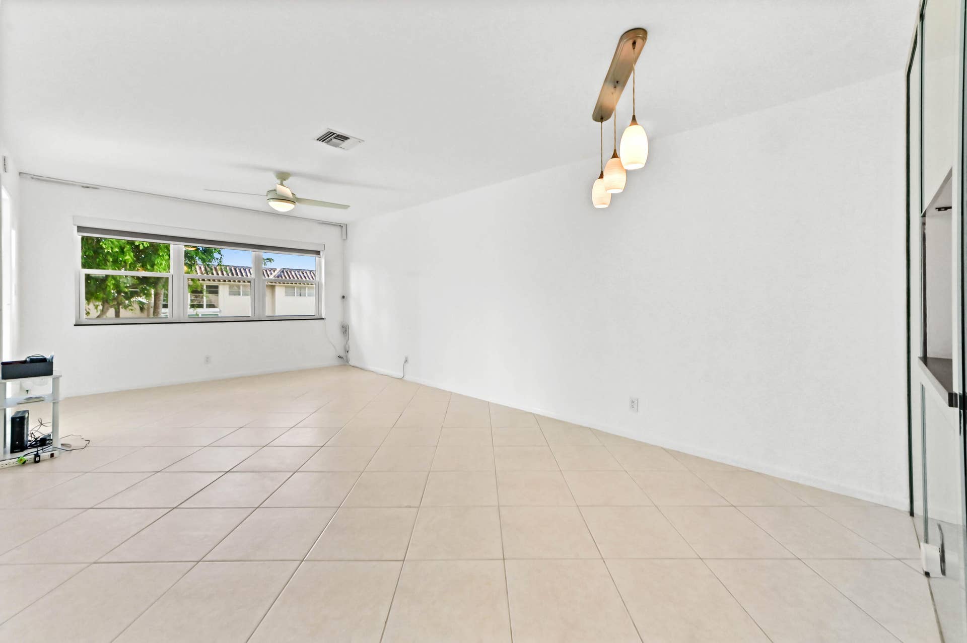 14 Dining area 01