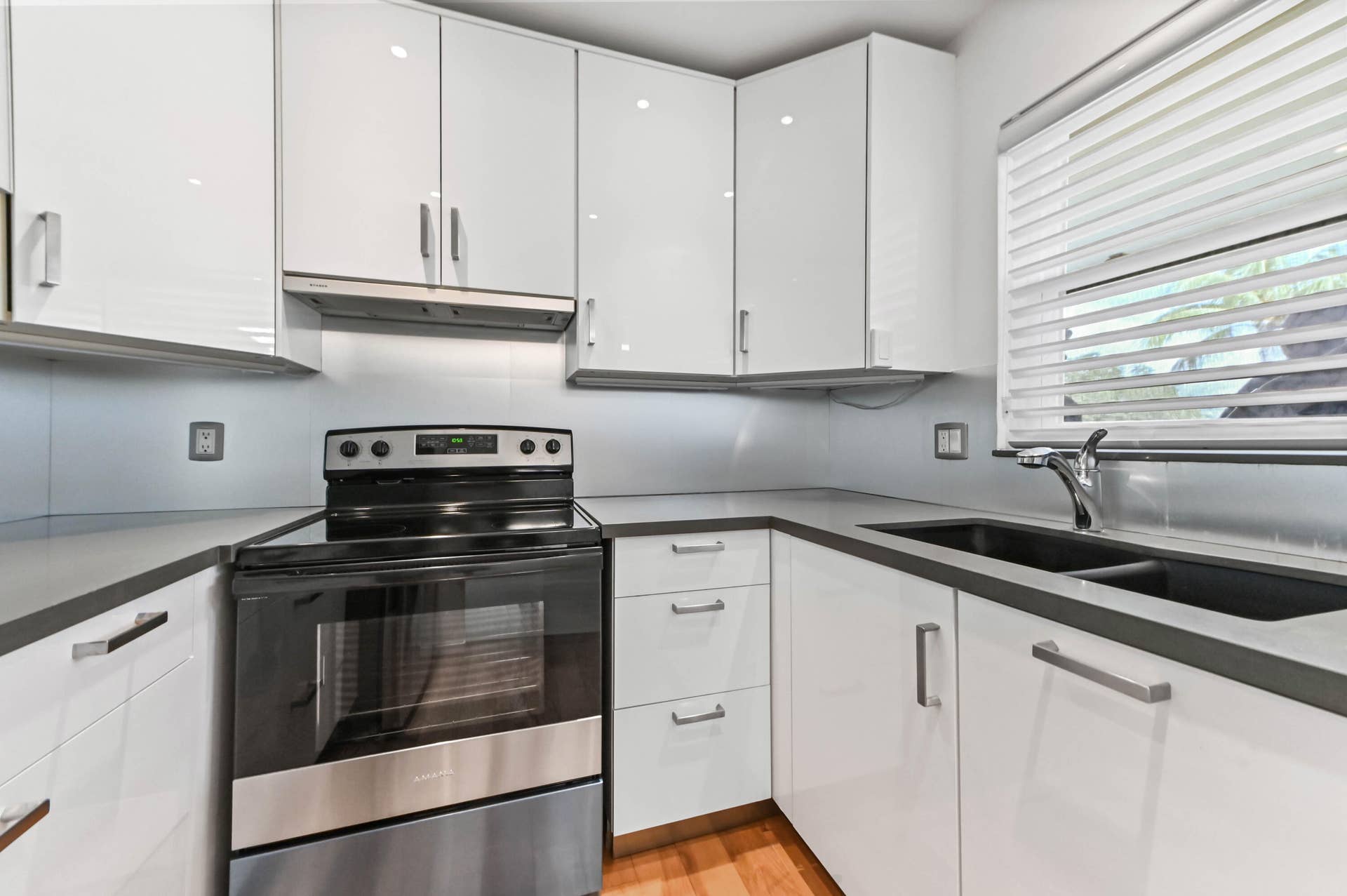 13 Kitchen 04