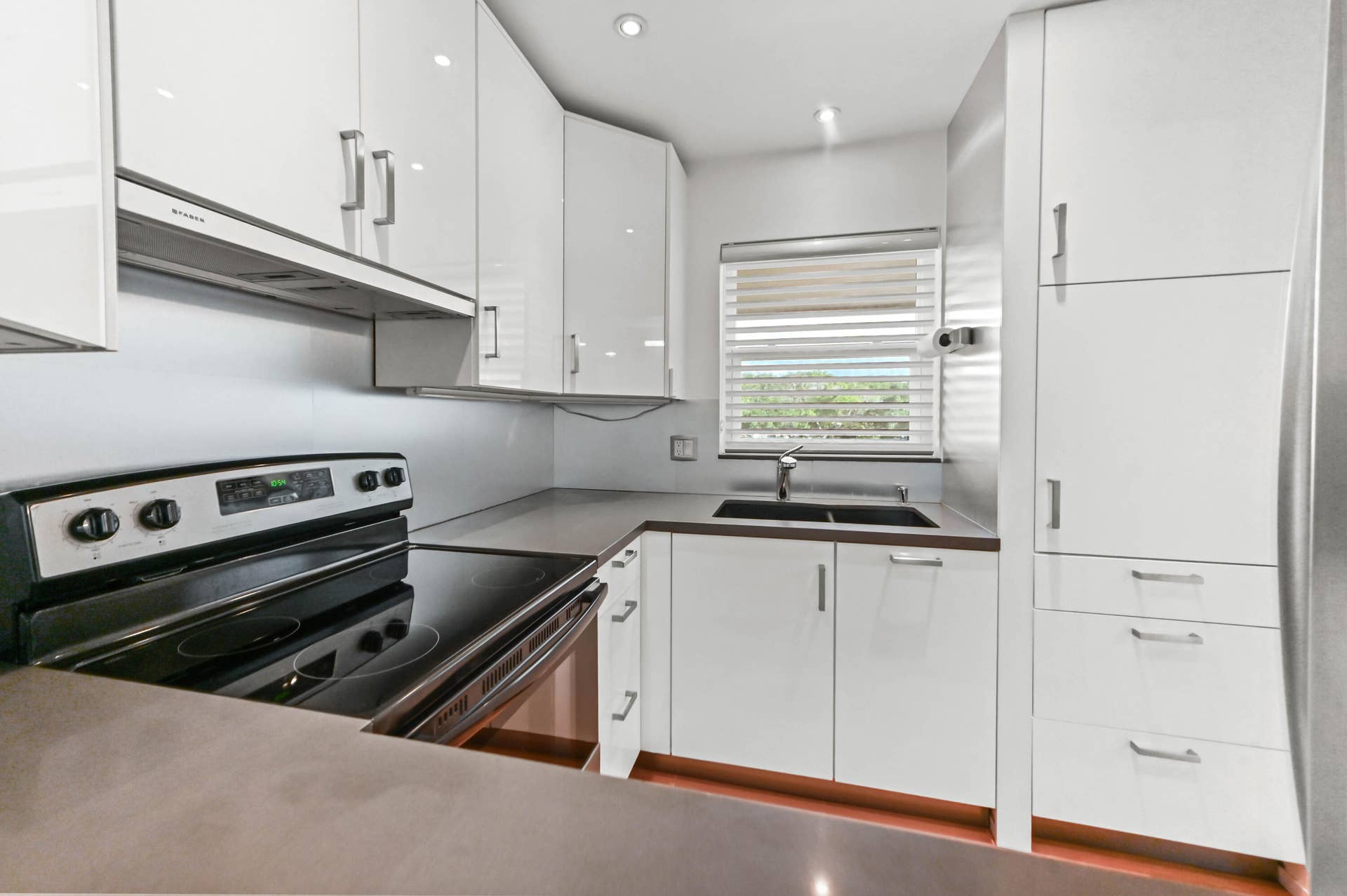 12 Kitchen 03