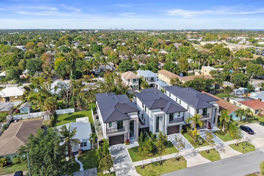 Property photo for 237 NE 11th Street, Delray Beach, FL