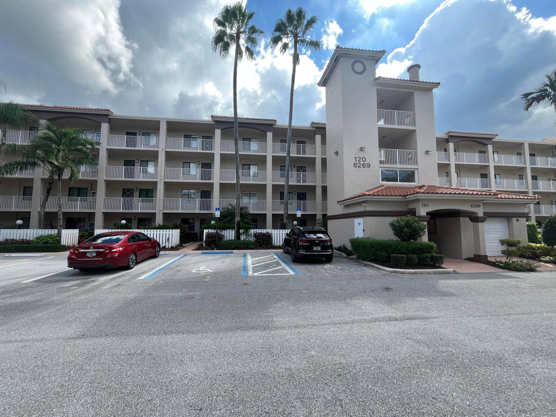 6269 Pointe Regal Circle, #305, Delray Beach, FL 33484 4-story Chardonnay model bldg.