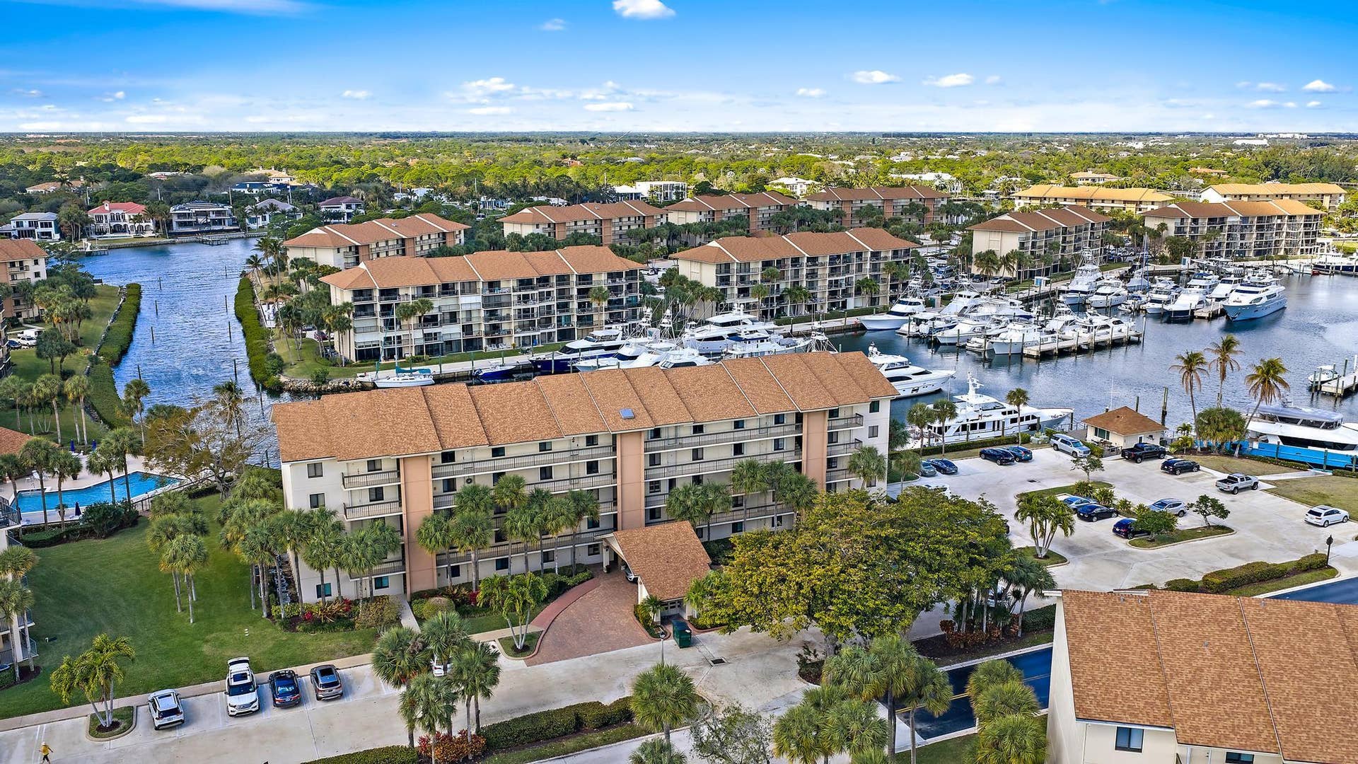 1301 Seafarer Cir 405-24