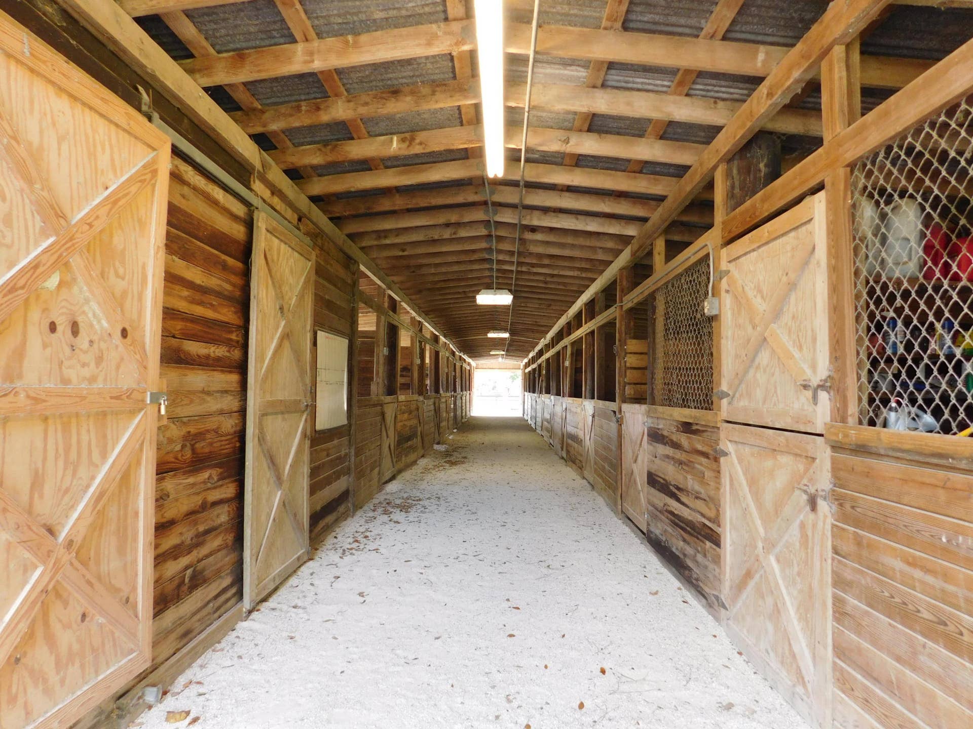2833 F Road, Loxahatchee Groves, FL 33470 26 stall center aisle Barn
