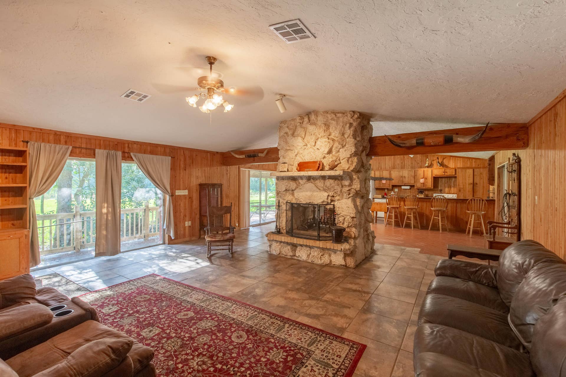 2833 F Road, Loxahatchee Groves, FL 33470 2833 F Rd Fireplace