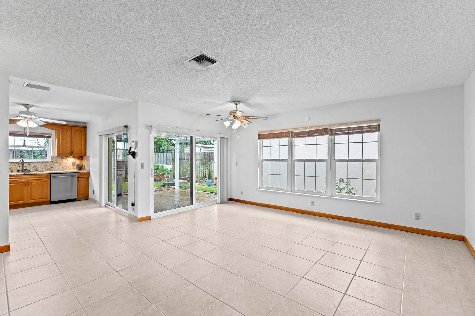 14-web-or-mls-A7407572
