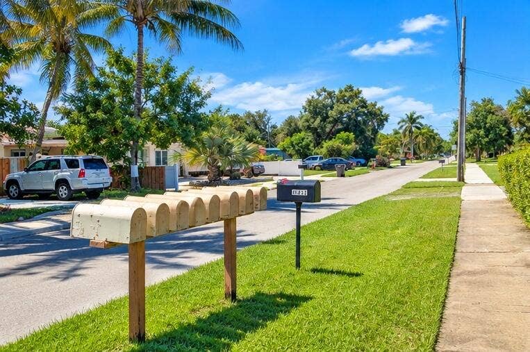 5619 Mckinley, #A-H, Hollywood, FL 33021 5619_McKinley_MLS_Photo_3