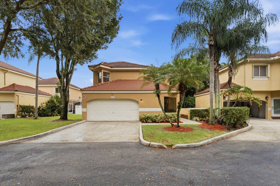 Property photo for 11375 LAKEVIEW Drive, #68-U, Coral Springs, FL