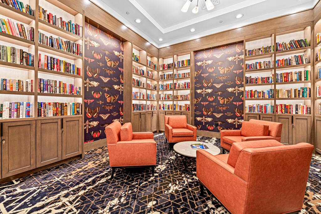 8067 BELLAFIORE Way, Boynton Beach, FL 33472 22 CLUBHOUSE LIBRARY
