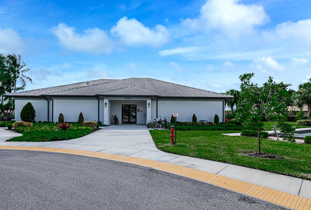 8067 BELLAFIORE Way, Boynton Beach, FL 33472 24 FITNESS CENTER