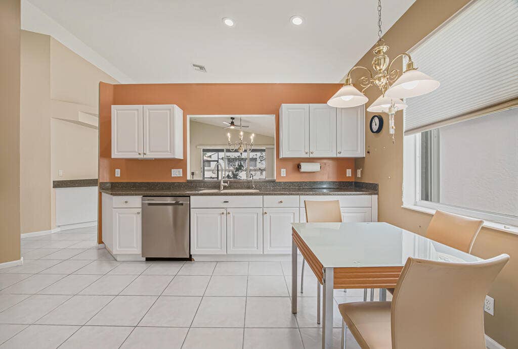 8067 BELLAFIORE Way, Boynton Beach, FL 33472 11