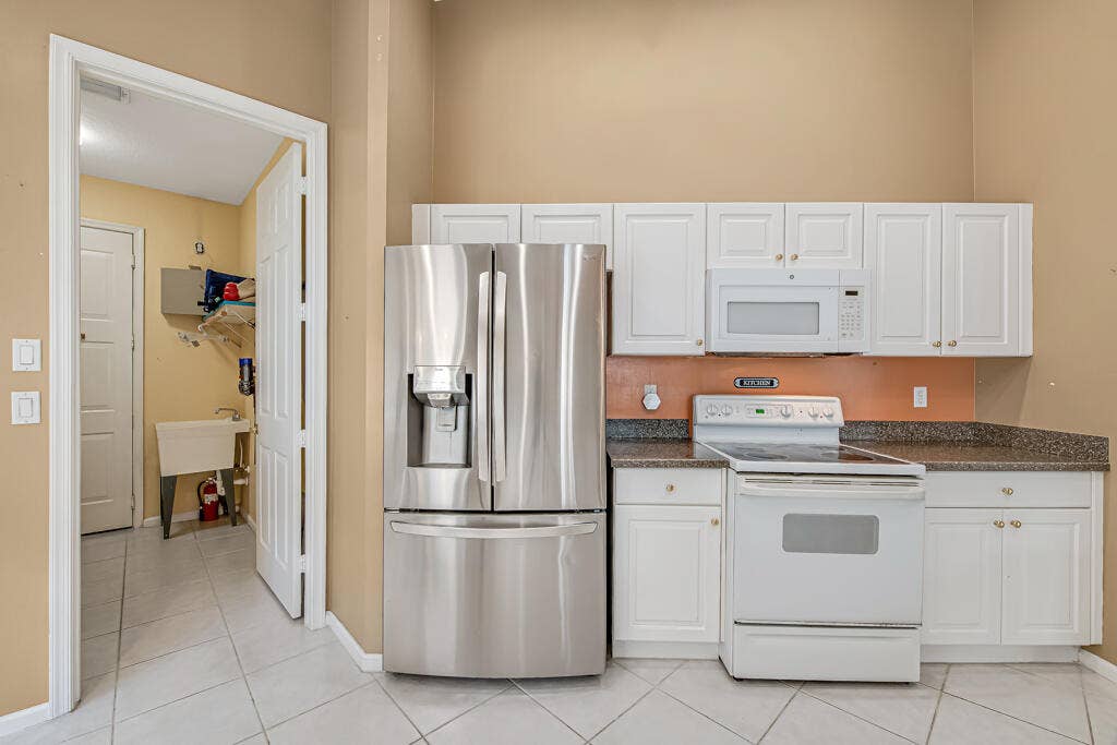 8067 BELLAFIORE Way, Boynton Beach, FL 33472 12