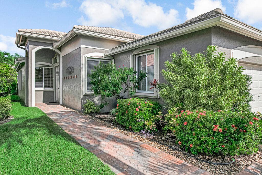 8067 BELLAFIORE Way, Boynton Beach, FL 33472 04