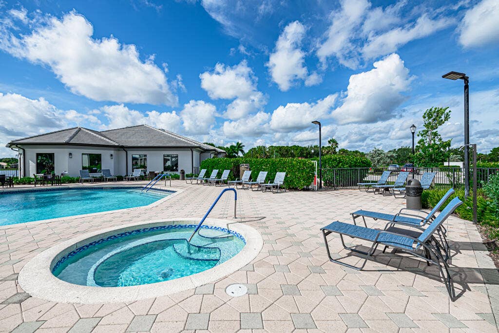 8067 BELLAFIORE Way, Boynton Beach, FL 33472 35 spa