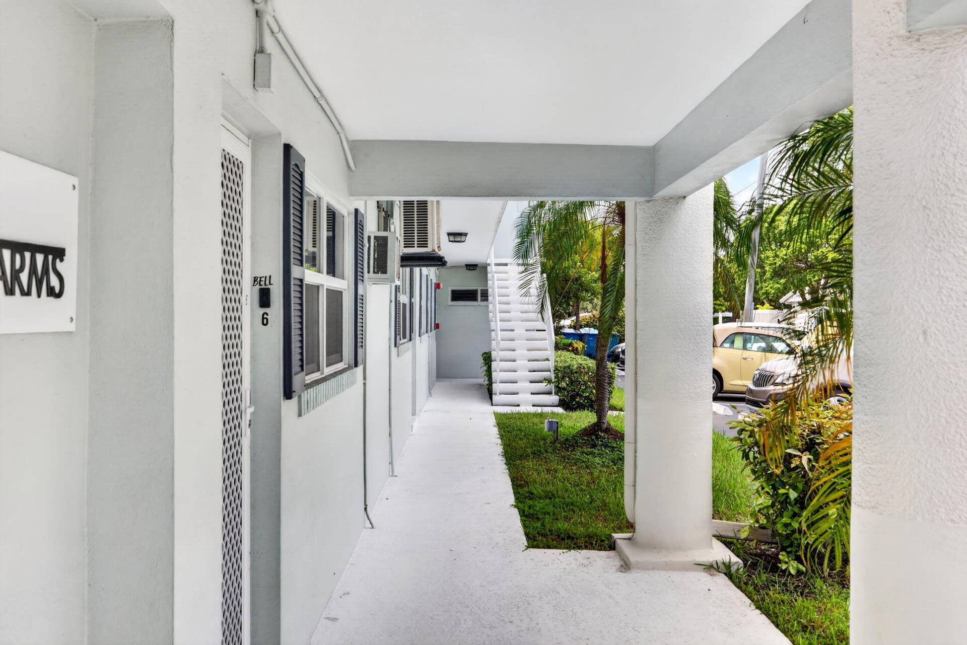 2830 NE 30TH Street, #19, Fort Lauderdale, FL 33306 40-web-or-mls-699A8772