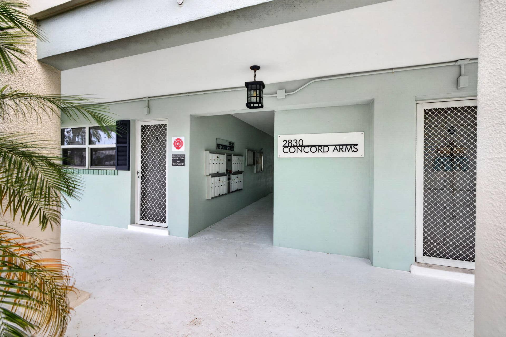 2830 NE 30TH Street, #19, Fort Lauderdale, FL 33306 1-web-or-mls-699A8489
