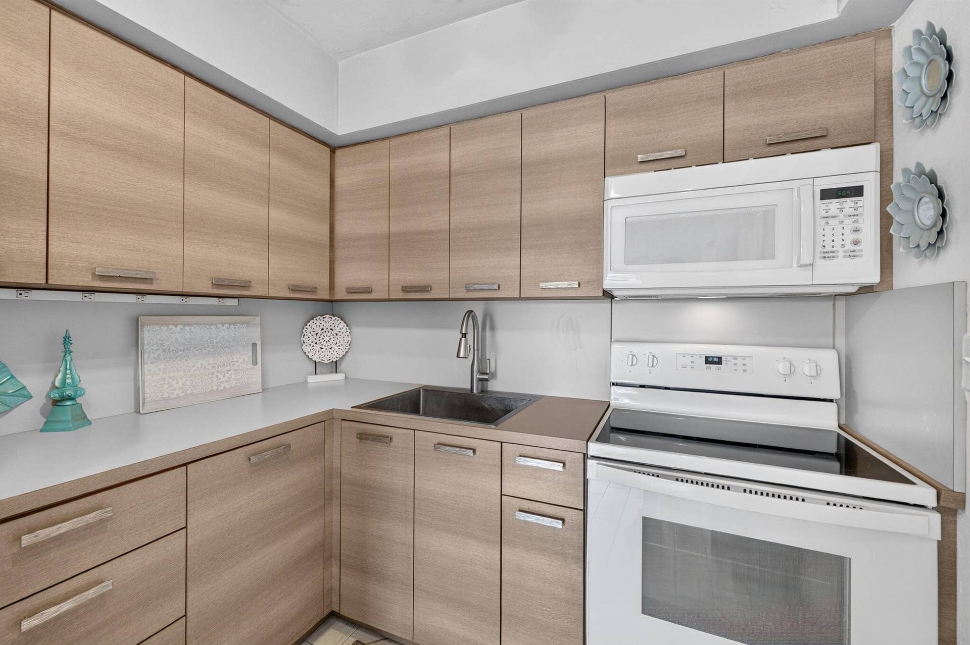 2830 NE 30TH Street, #19, Fort Lauderdale, FL 33306 12-web-or-mls-699A8585