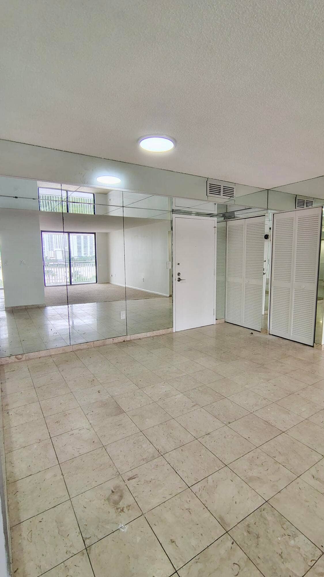 210 174TH Street, #808, Sunny Isles Beach, FL 33160 be855eb8-44e6-4083-bd5f-056bb6204384