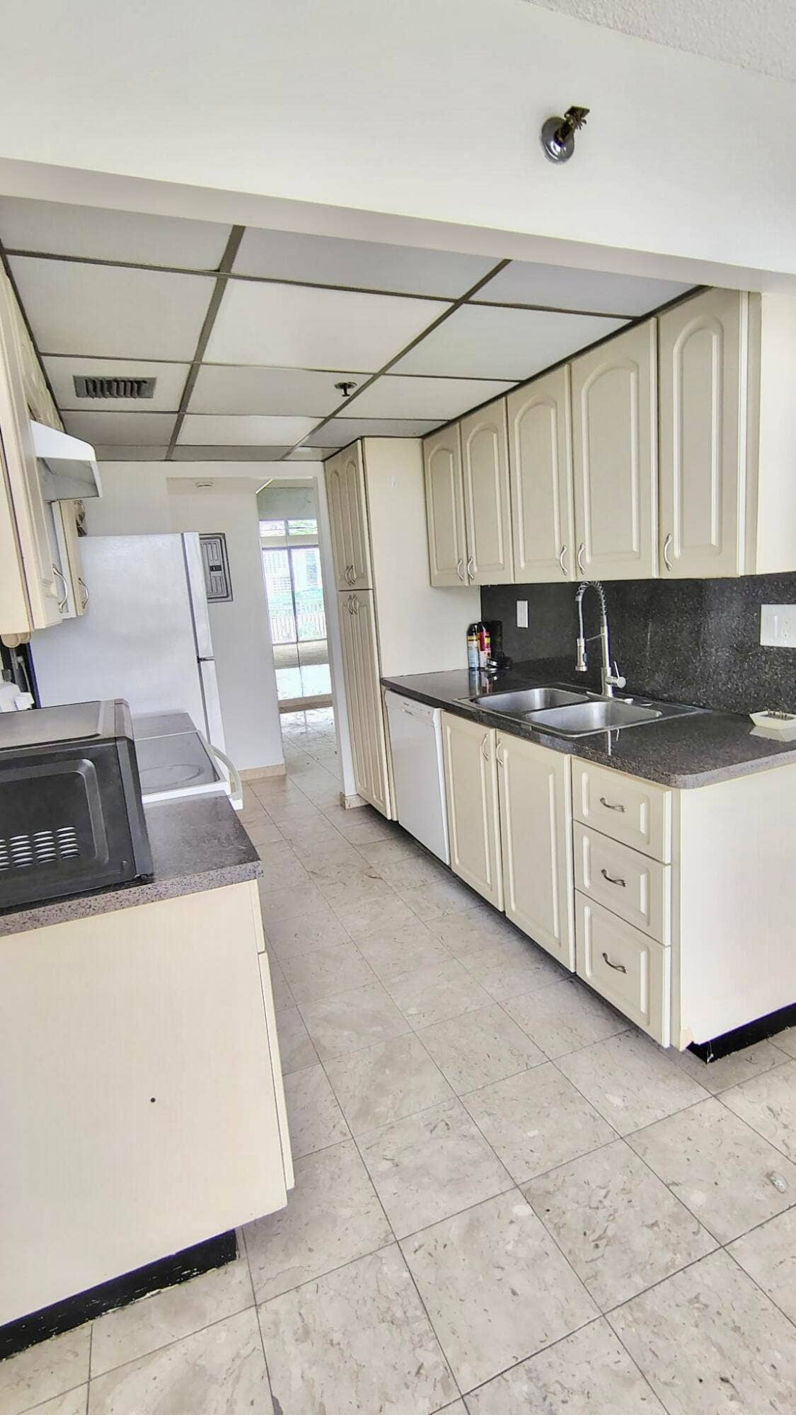 210 174TH Street, #808, Sunny Isles Beach, FL 33160 bb436e3f-1789-4755-a76a-43b40518182b