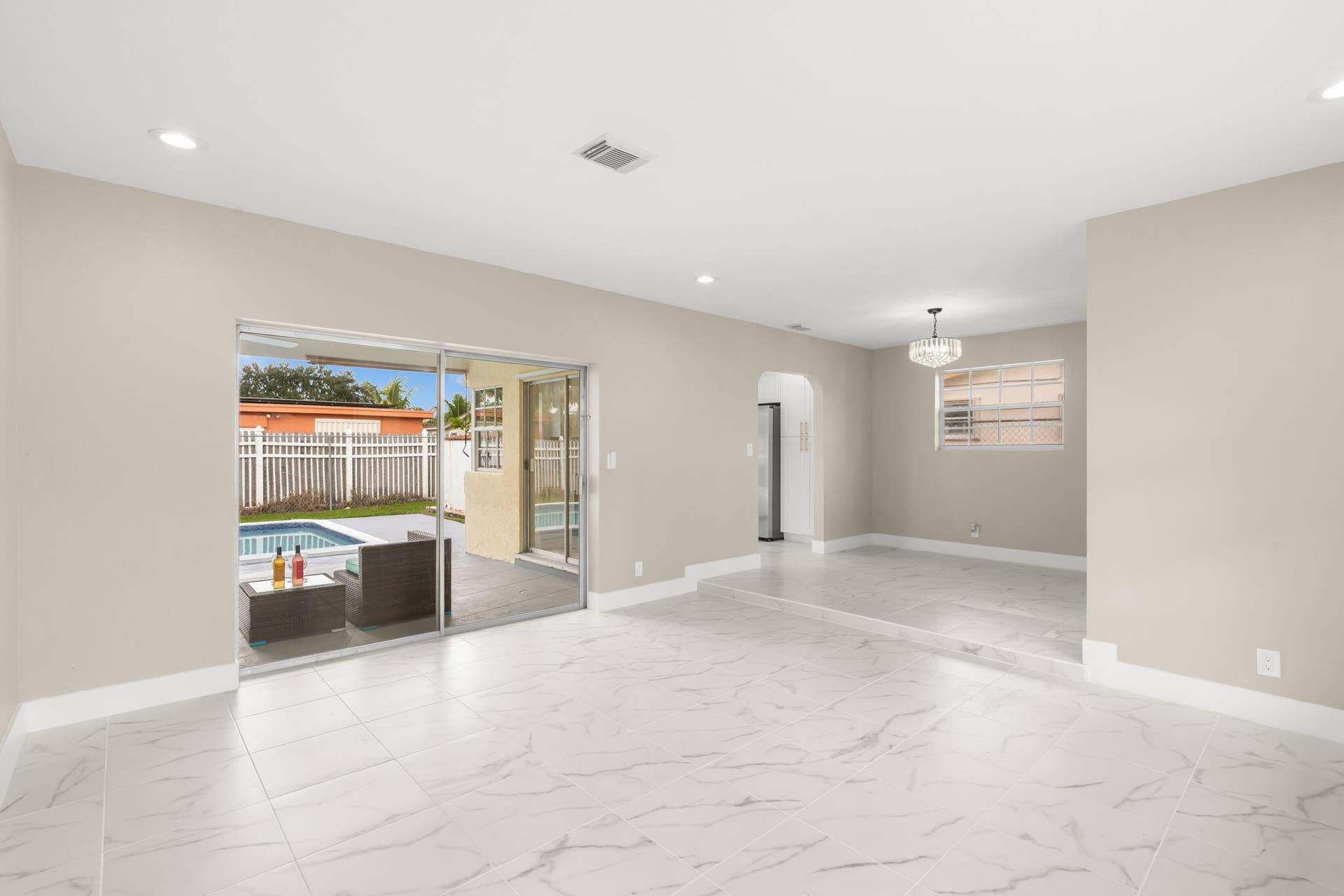 3921 NW 35th Terrace, Lauderdale Lakes, FL 33309 Living room