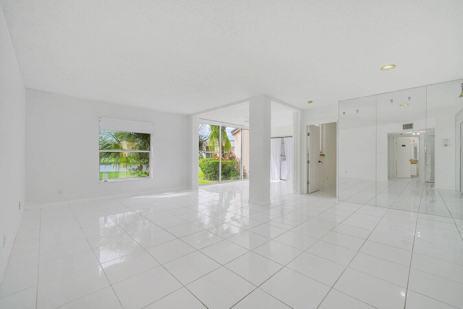 8577 Boca Glades Boulevard W, #D, Boca Raton, FL 33434 Living Room