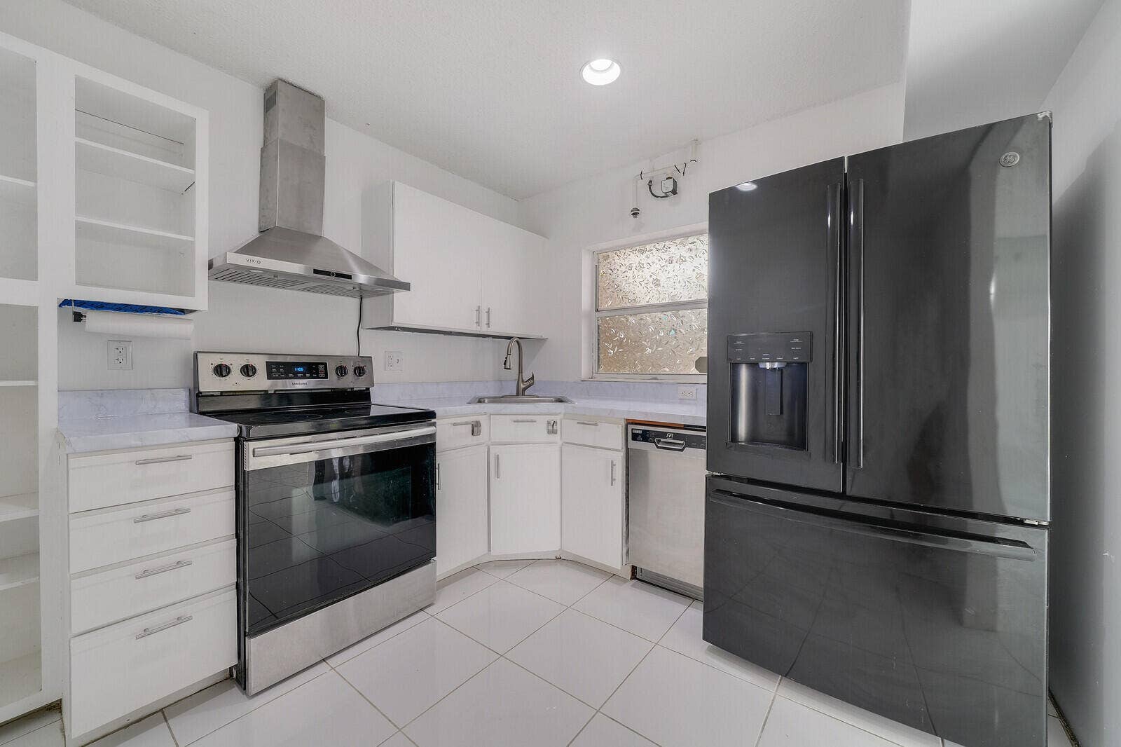 8577 Boca Glades Boulevard W, #D, Boca Raton, FL 33434 Kitchen