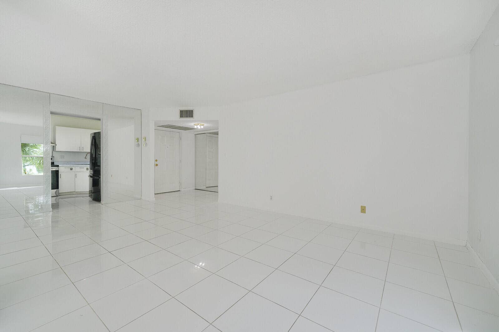 8577 Boca Glades Boulevard W, #D, Boca Raton, FL 33434 Living Room