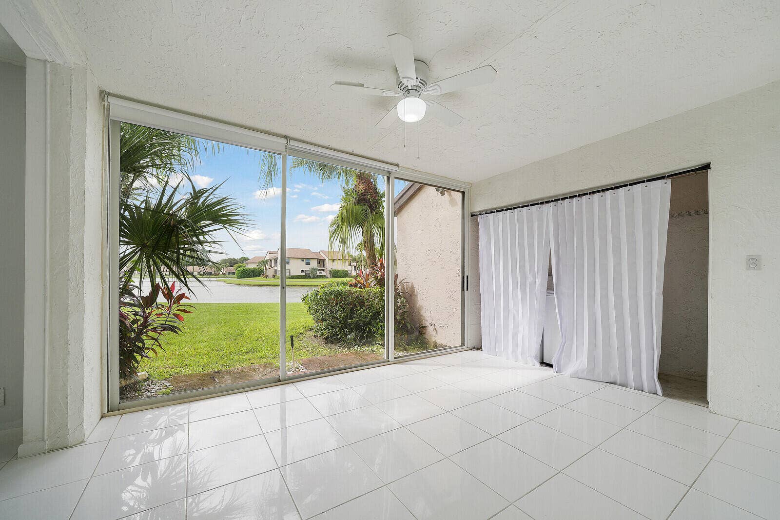 8577 Boca Glades Boulevard W, #D, Boca Raton, FL 33434 Living Room