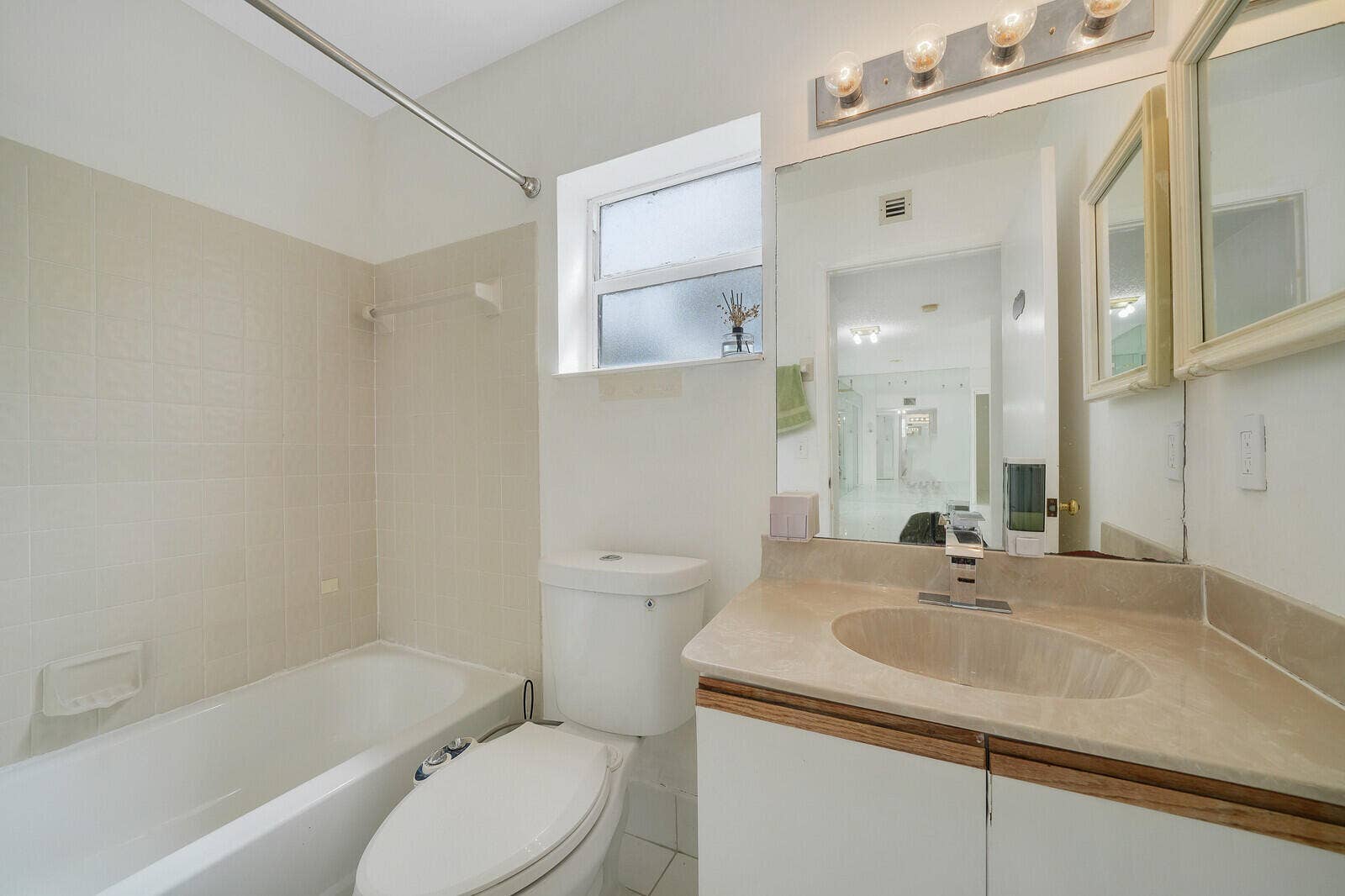8577 Boca Glades Boulevard W, #D, Boca Raton, FL 33434 Second Bathroom