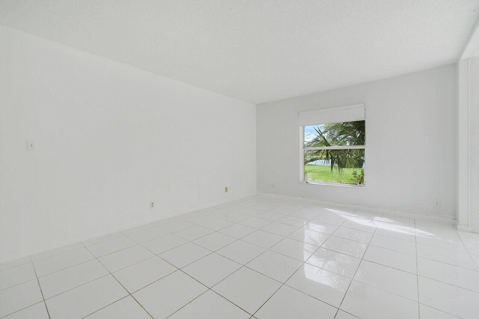 8577 Boca Glades Boulevard W, #D, Boca Raton, FL 33434 Living Room