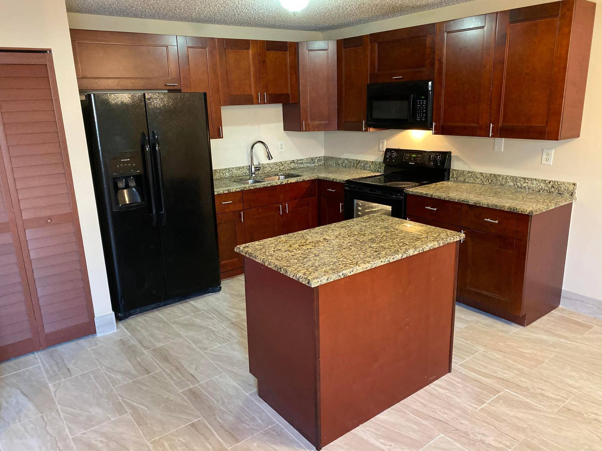 5096 NW 5th Street, Delray Beach, FL 33445 Kitchen