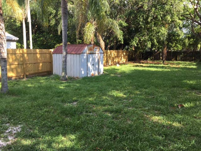 5096 NW 5th Street, Delray Beach, FL 33445 backyard
