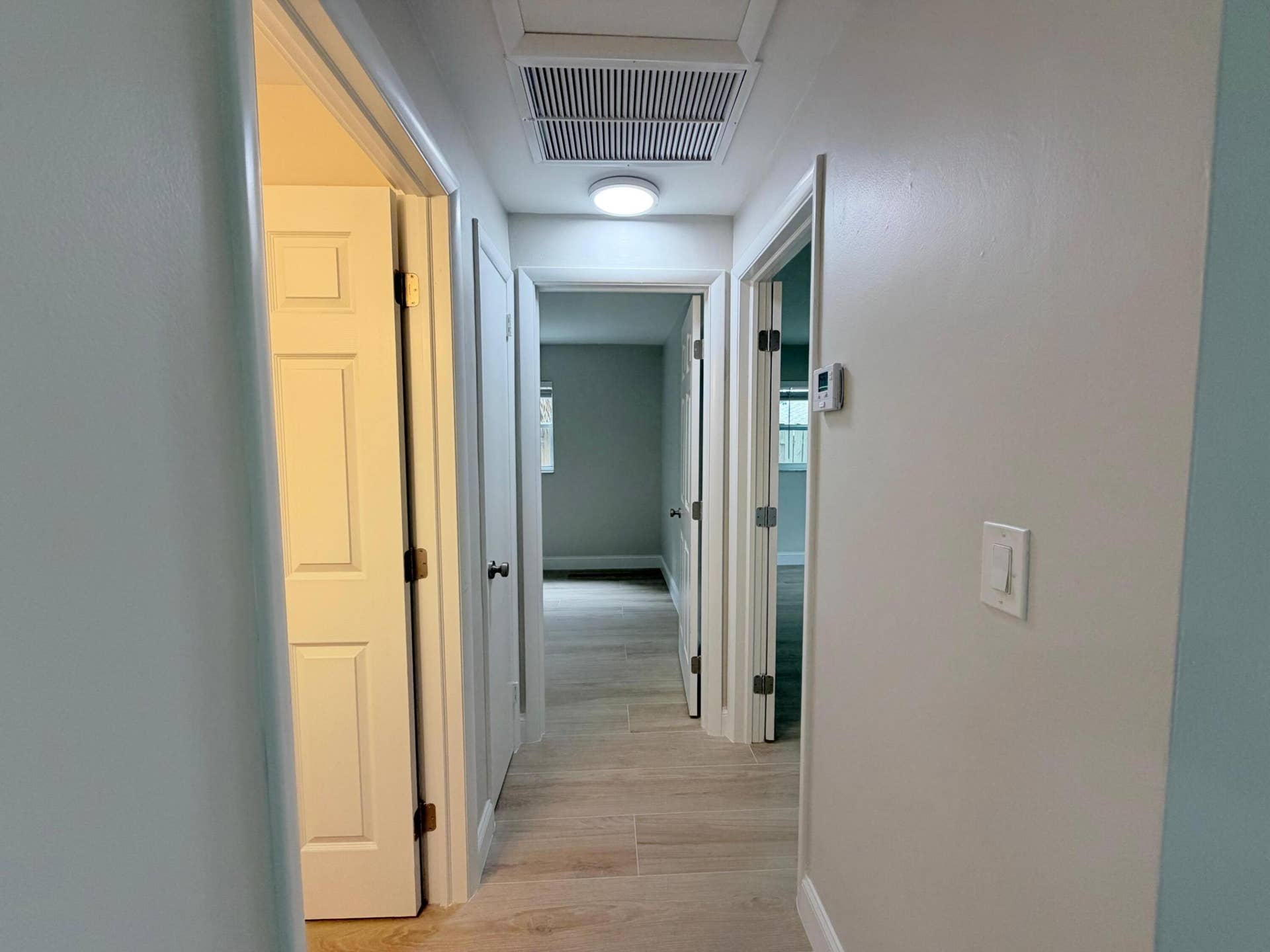 2018 S Waterway Drive, North Palm Beach, FL 33408 WhatsApp Image 2026-10-01 at 18.20.23 (5