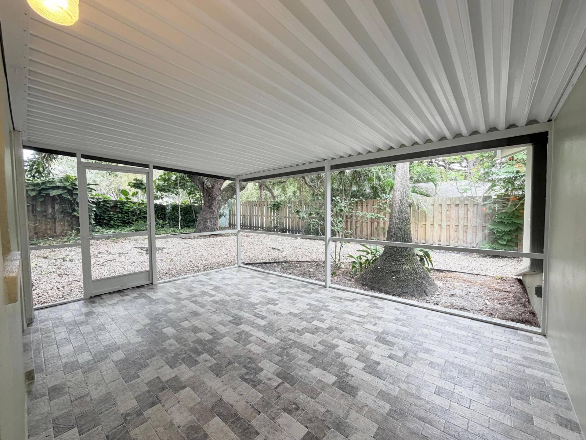 2018 S Waterway Drive, North Palm Beach, FL 33408 WhatsApp Image 2026-10-01 at 18.20.23 (1