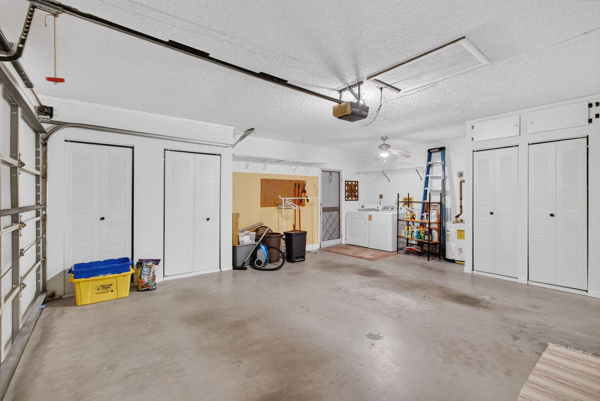 Laundry in 2 Car garage