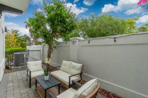 918 St George Boulevard, Delray Beach, FL 33483 Fenced patio