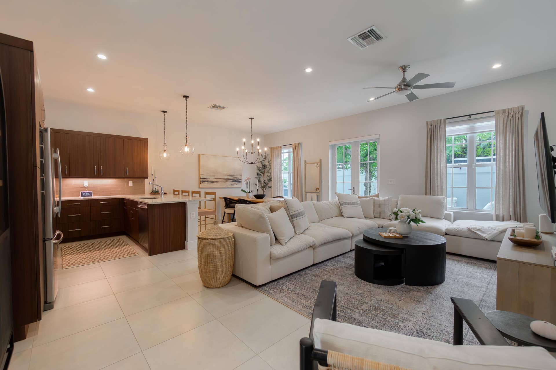 918 St George Boulevard, Delray Beach, FL 33483 Vaulted Ceiling Open Layout