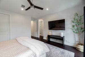 918 St George Boulevard, Delray Beach, FL 33483 Primary bedroom with 2 walk-in closets