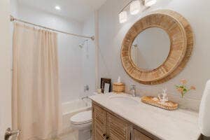 918 St George Boulevard, Delray Beach, FL 33483 2nd Bath with bathtub