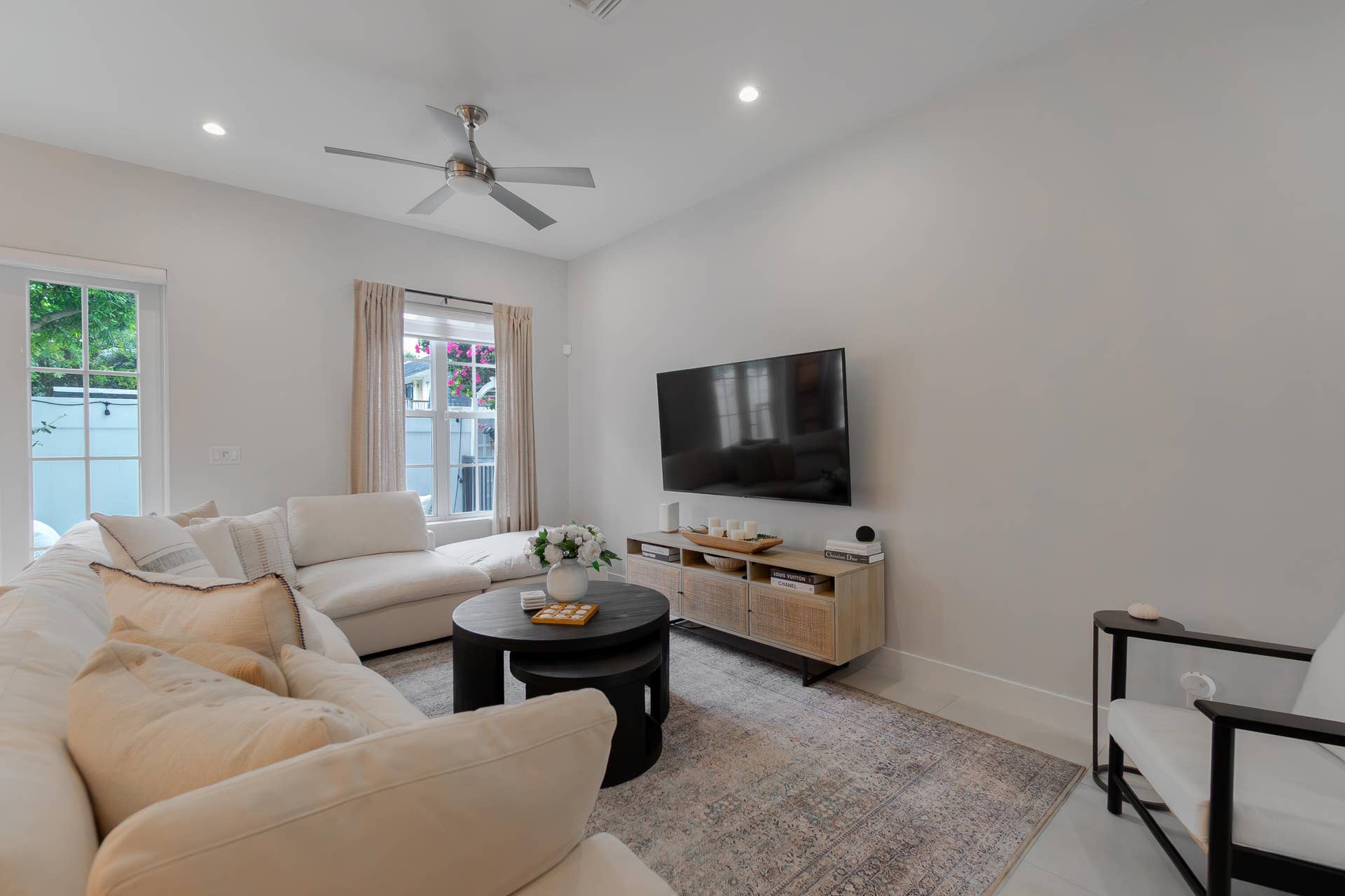 918 St George Boulevard, Delray Beach, FL 33483 Living Room