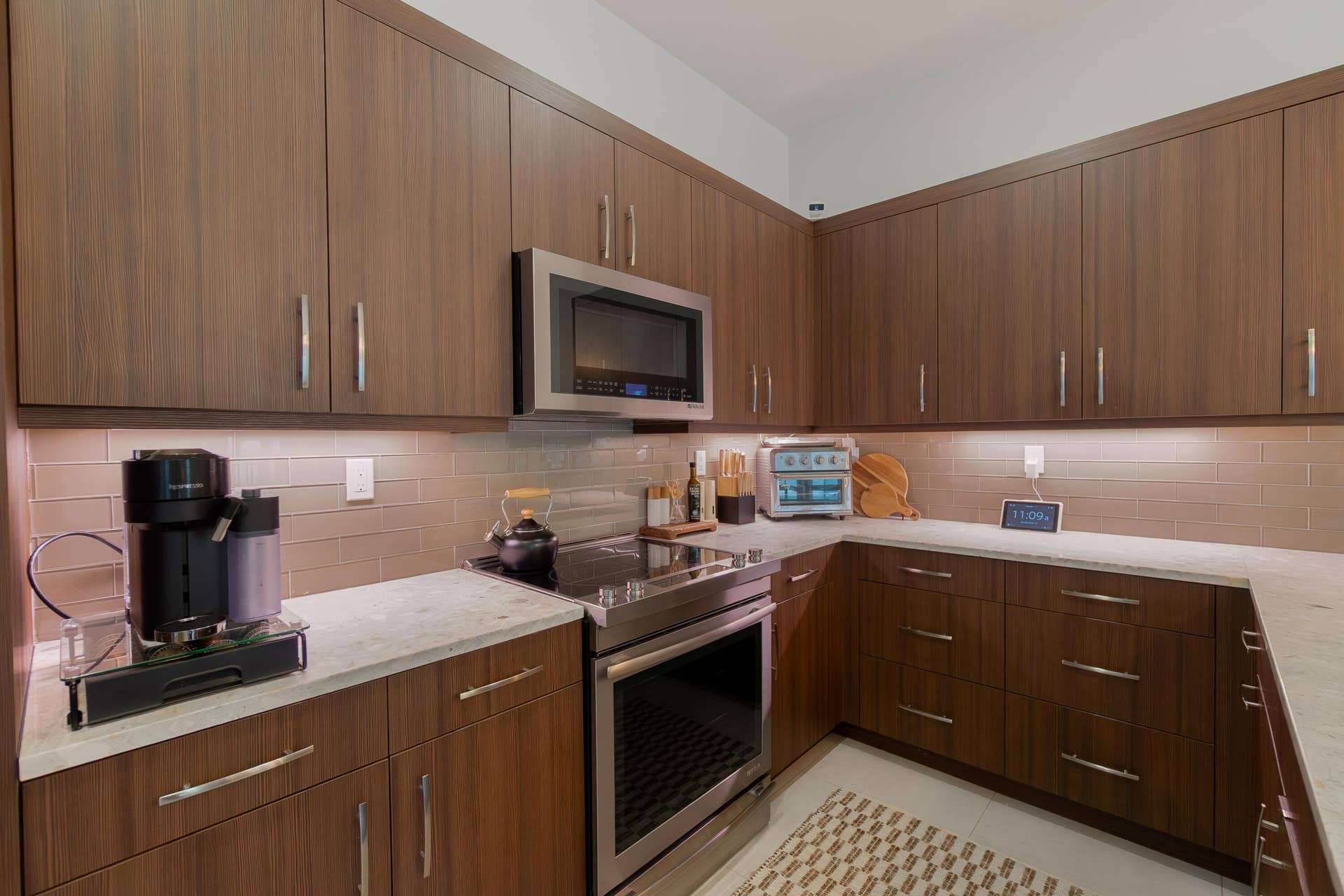 918 St George Boulevard, Delray Beach, FL 33483 Custom kitchen cabinets