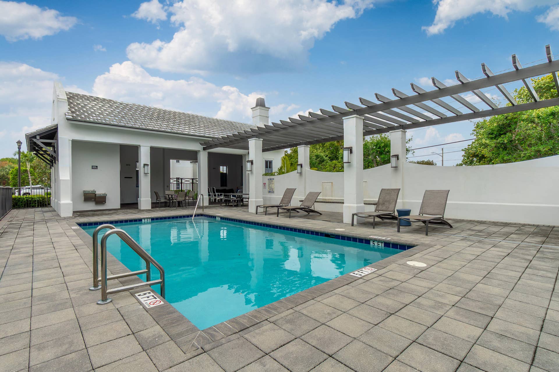 918 St George Boulevard, Delray Beach, FL 33483 Shared pool with shaded area