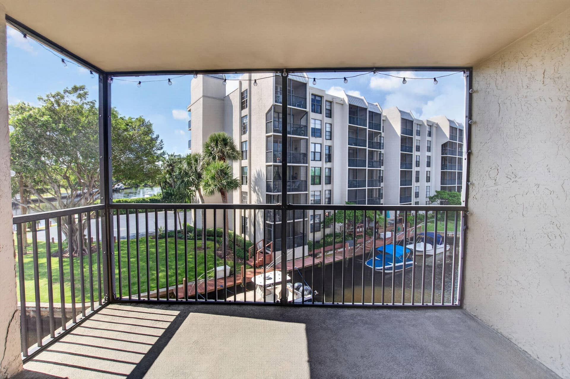 20 ROYAL PALM Way, #301, Boca Raton, FL 33432 The View of the Boats