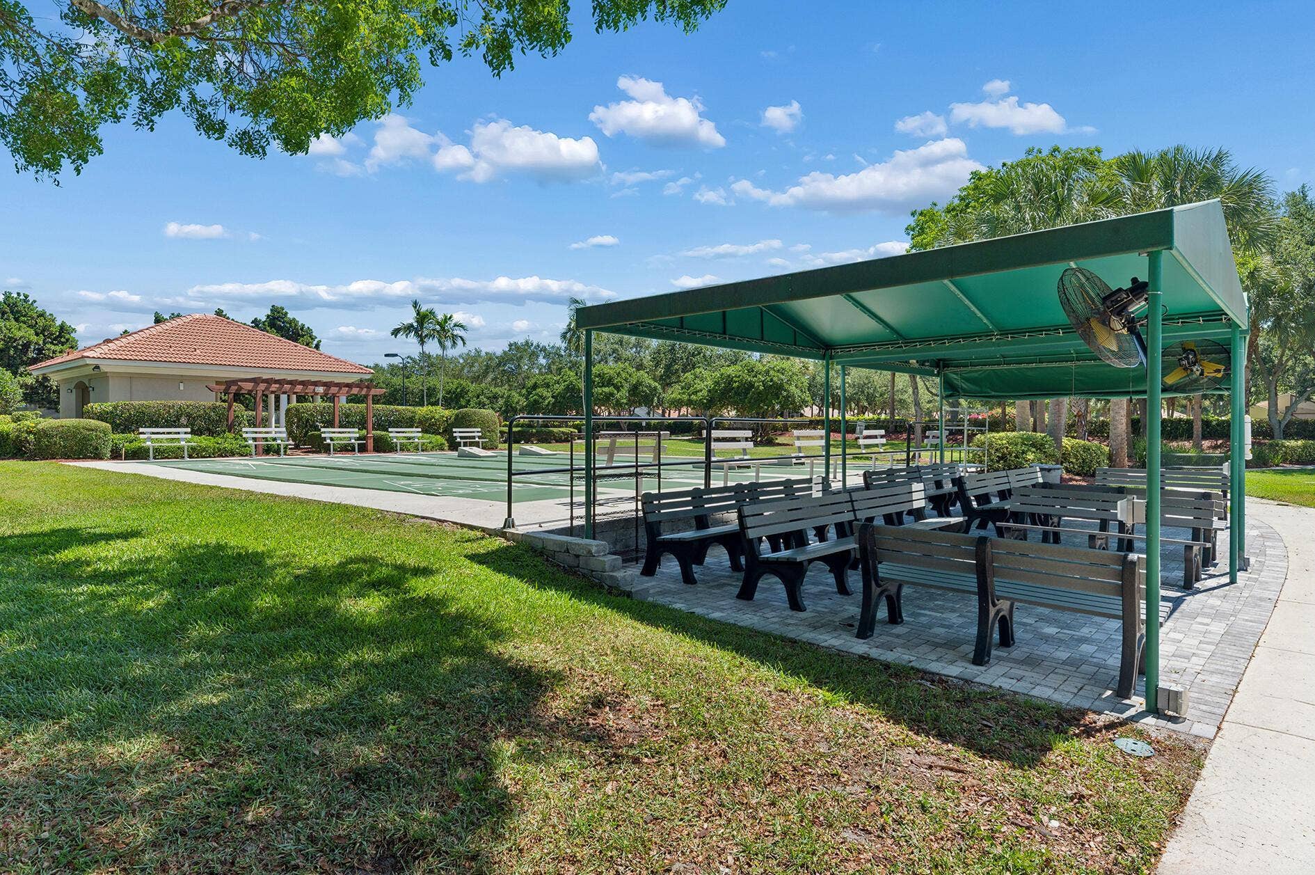 12142 Roma Road, Boynton Beach, FL 33437 COVERED SEATING AREA